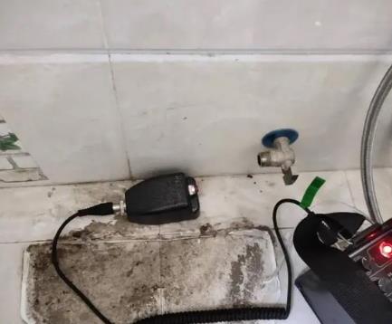 威海屋顶漏水维修公司分享下卫生间漏水的危害及解决方法